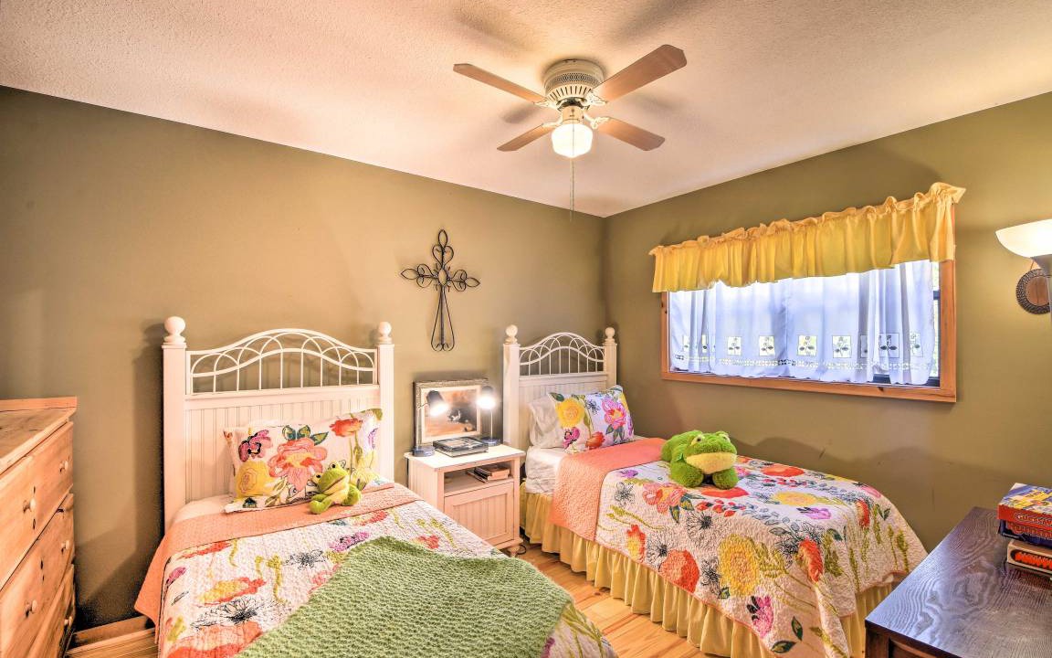 Photo of Bedroom in Hiawassee