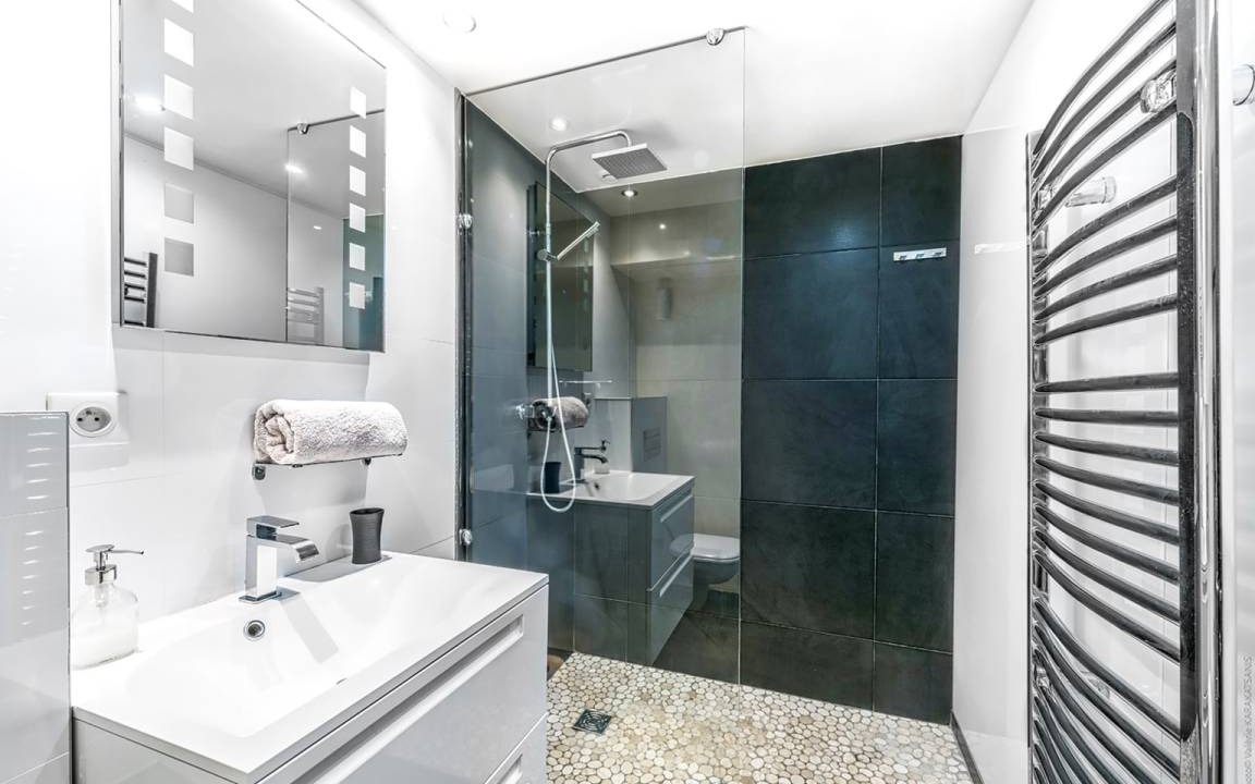 Photo of Bathroom in Notre-Dame-des-Champs