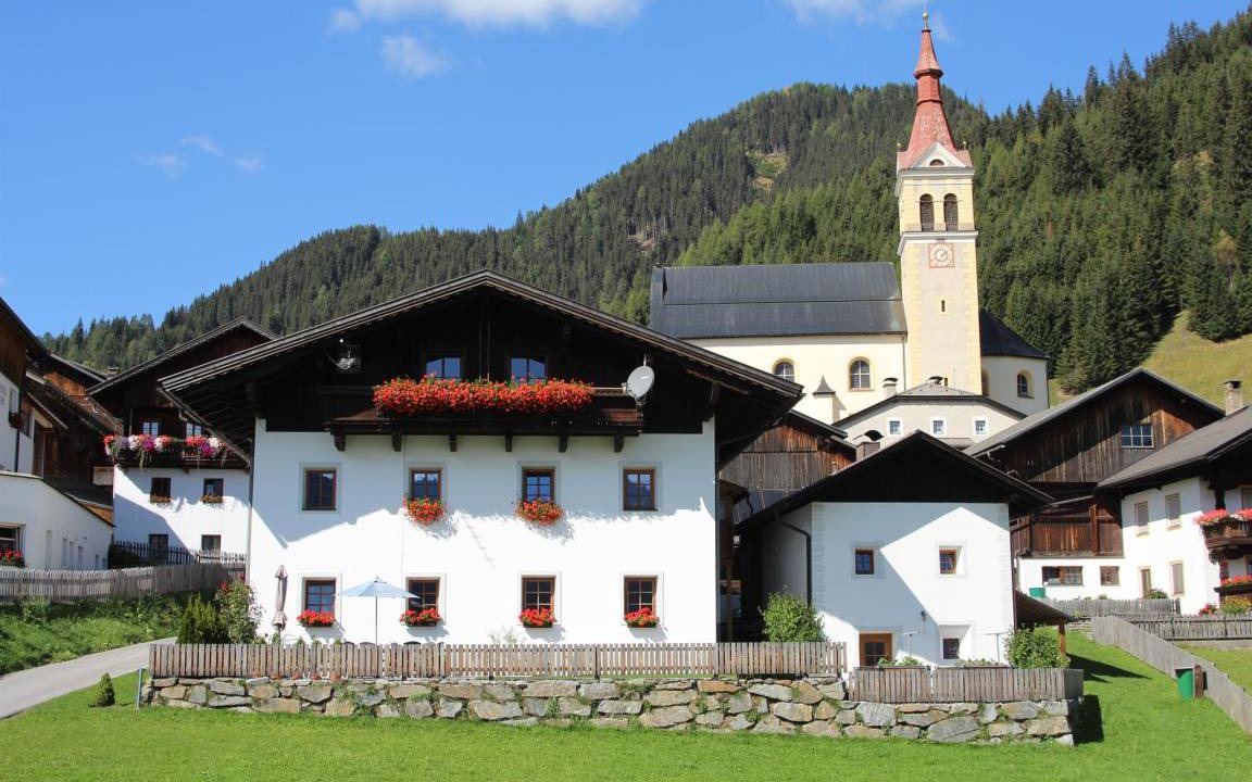 Photo of Buildings in Obertilliach