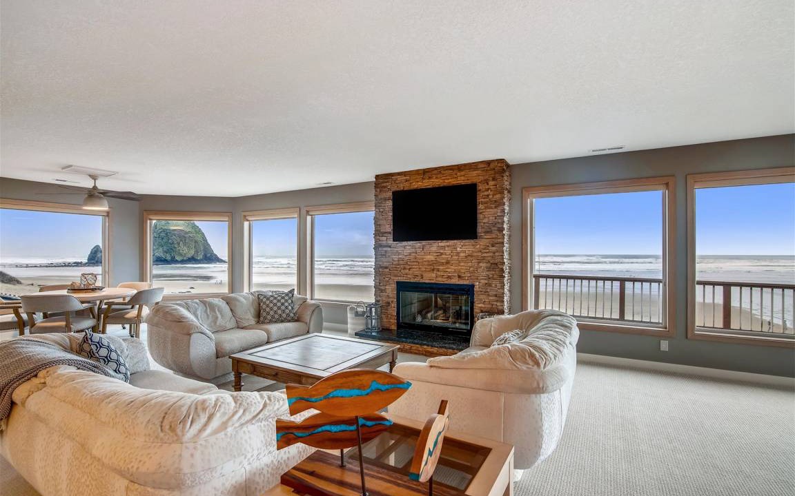 Photo of Others in Downtown Cannon Beach