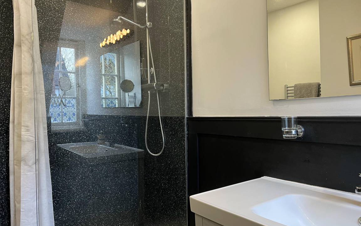 Photo of Bathroom in The Park