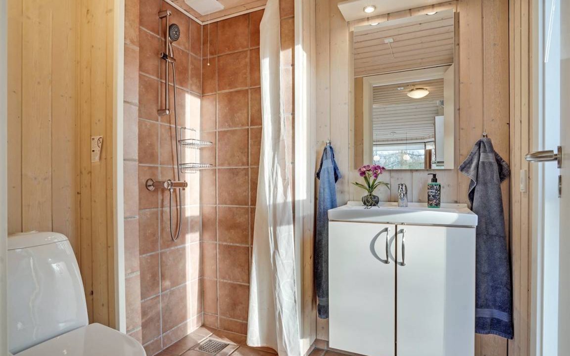 Photo of Bathroom in Arrild Ferieby