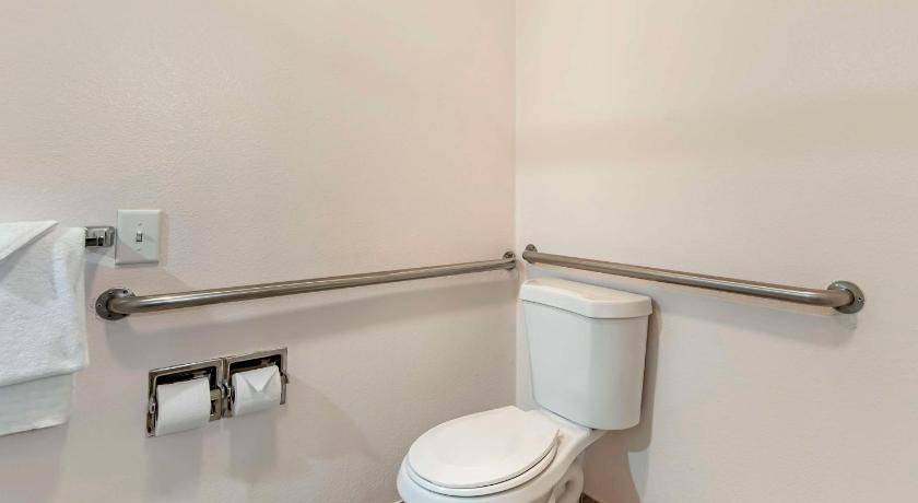 Photo of Bathroom in Salinas