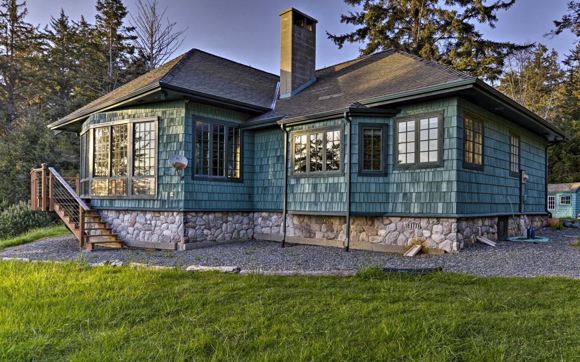 Photo of Buildings in Port Orford