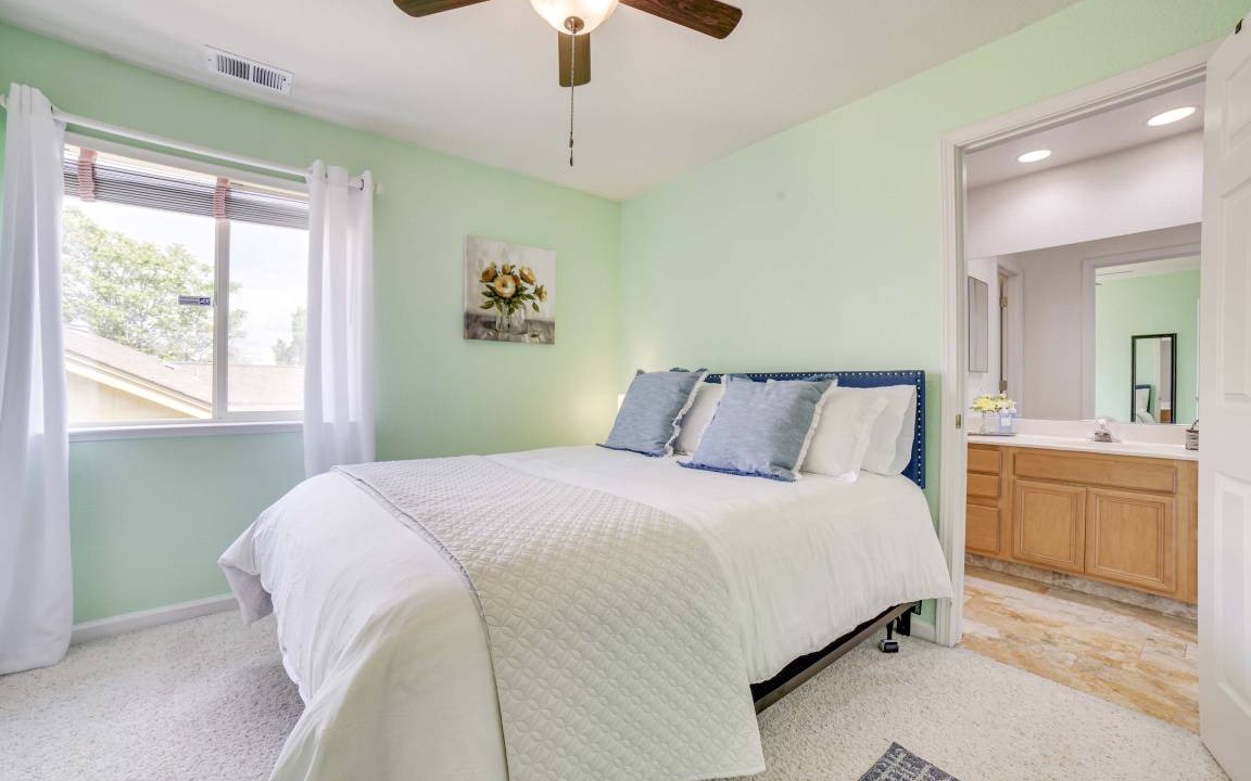Photo of Bedroom in West University
