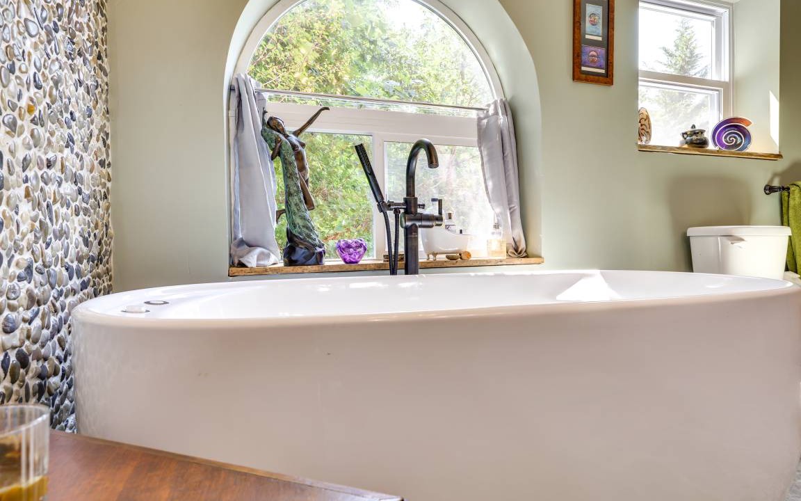 Photo of Bathroom in Hiawassee