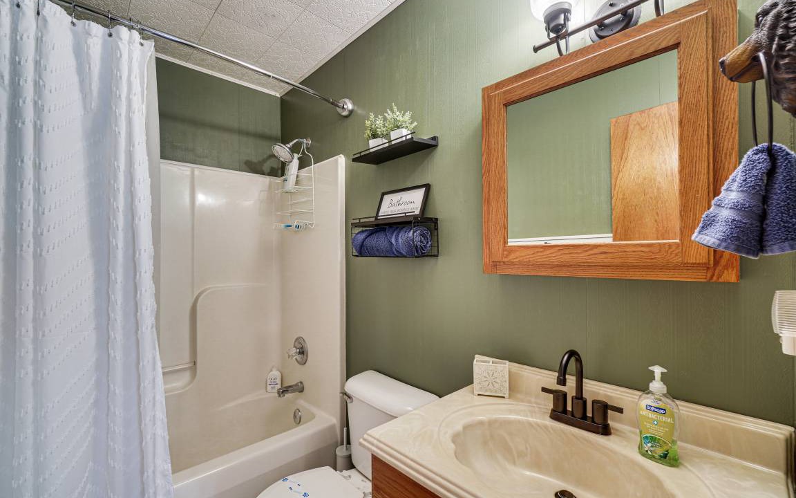 Photo of Bathroom in Unaka