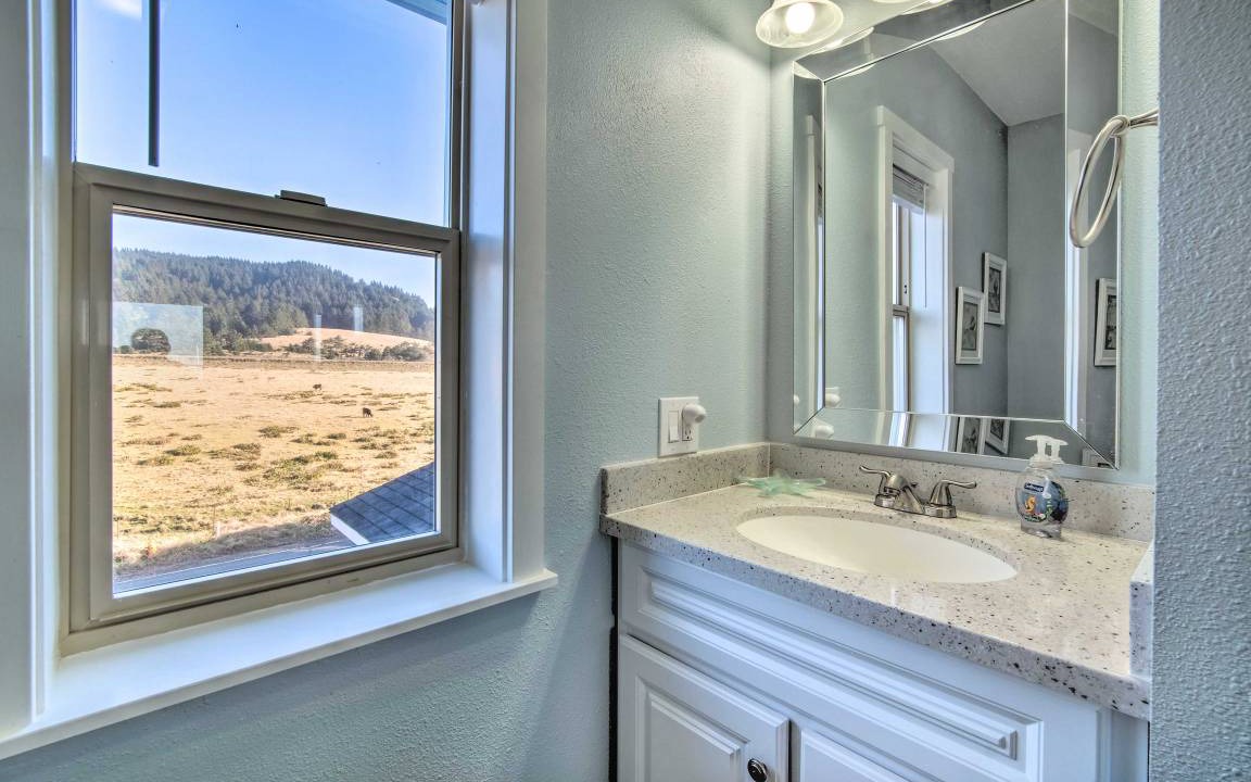 Photo of Bathroom in Gold Beach