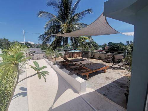 Photo of Patio Balcony in Pointe Aux Sables