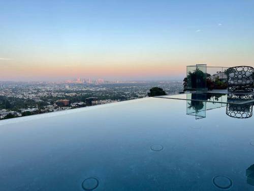 Photo of Others in Hollywood Hills West
