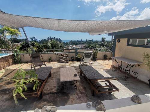 Photo of Patio Balcony in Pointe Aux Sables