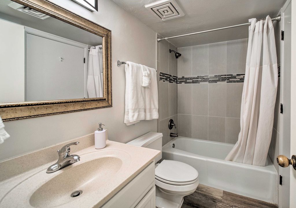 Photo of Bathroom in Inner Circle