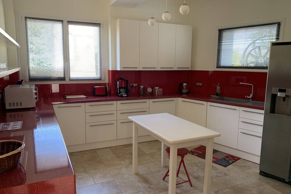 Photo of Kitchen in Bailleau-l'Eveque