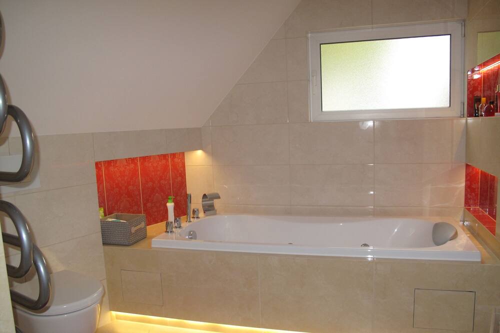 Photo of Bathroom in Bailleau-l'Eveque