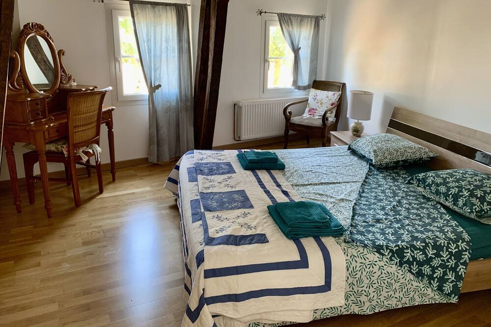 Photo of Bedroom in Bailleau-l'Eveque