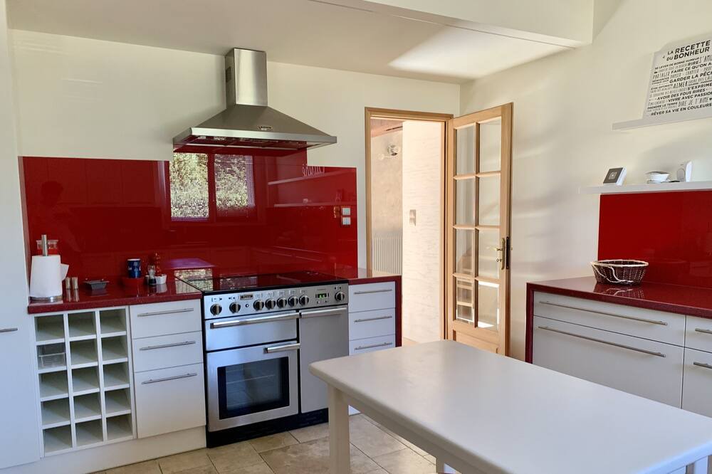 Photo of Kitchen in Bailleau-l'Eveque