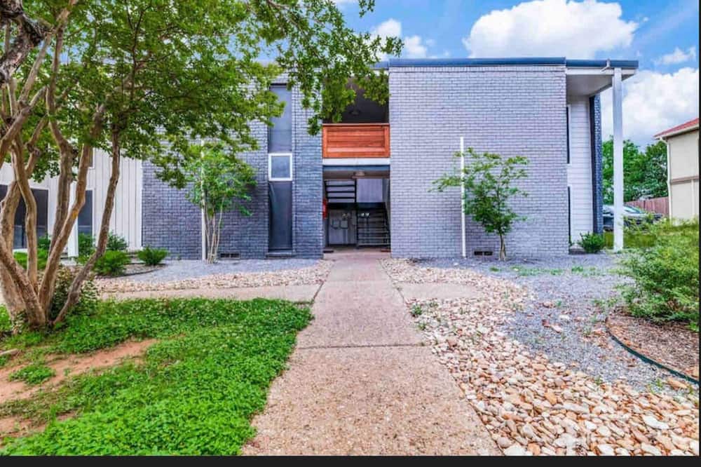 Photo of Outdoor in Arlington