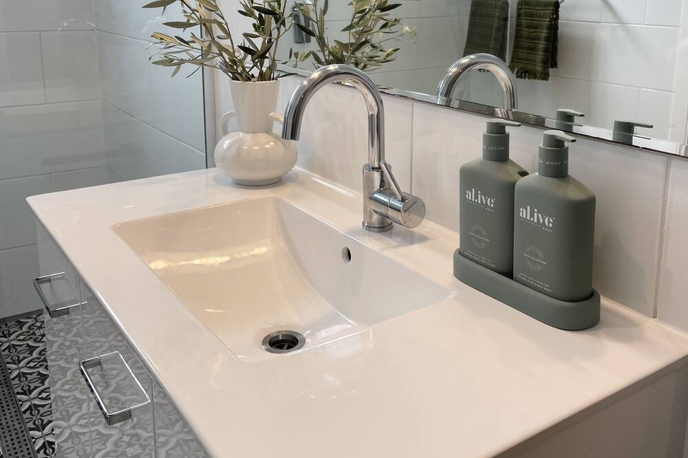 Photo of Bathroom in Singleton