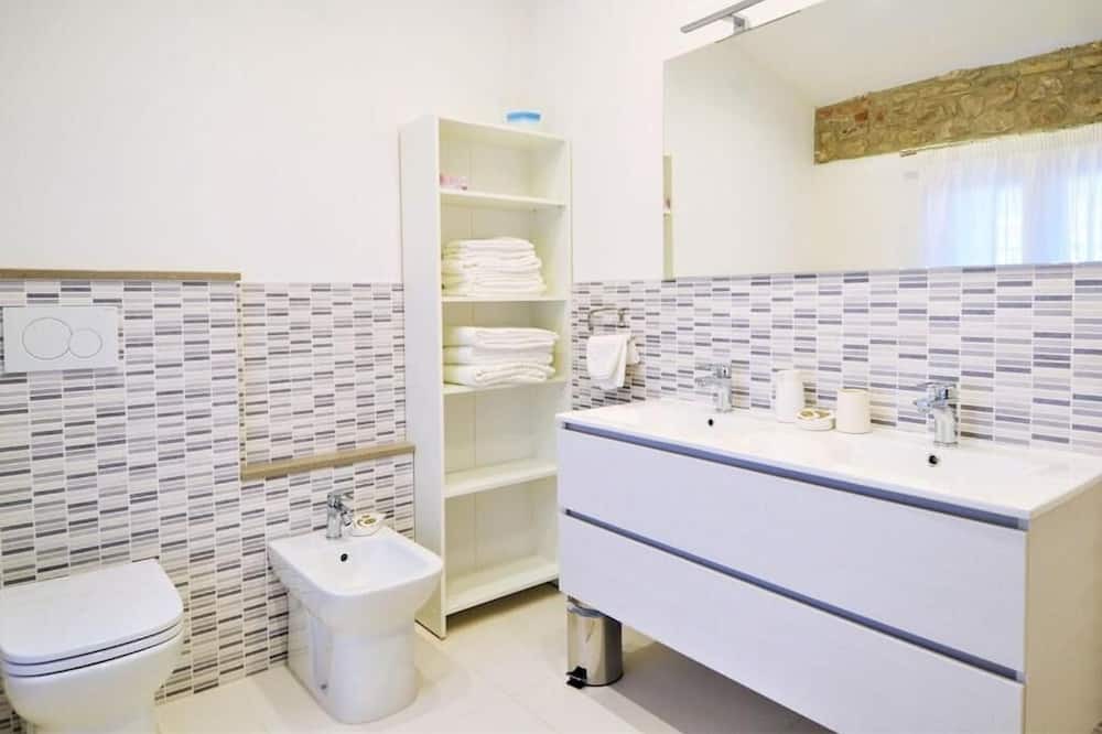 Photo of Bathroom in Miane