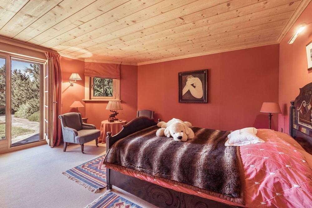 Photo of Bedroom in Arveyes