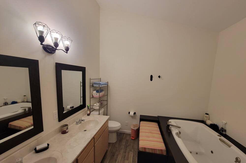 Photo of Bathroom in Broadway