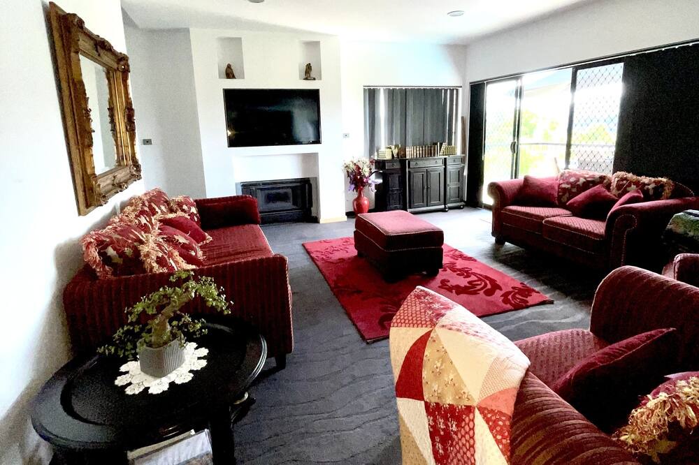 Photo of Livingroom in Hillvue