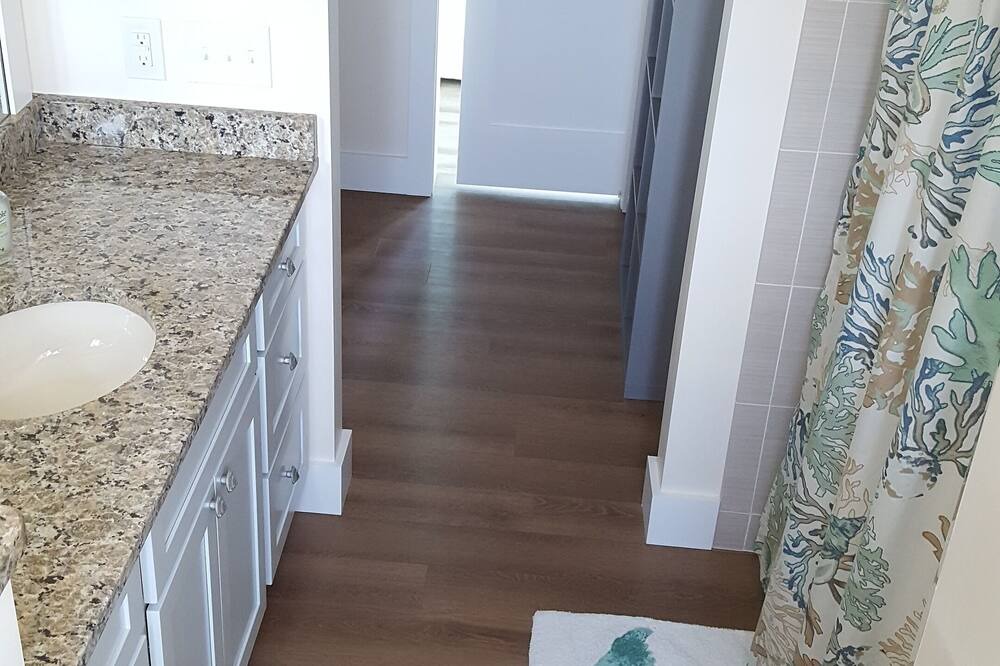 Photo of Bedroom in Matunuck