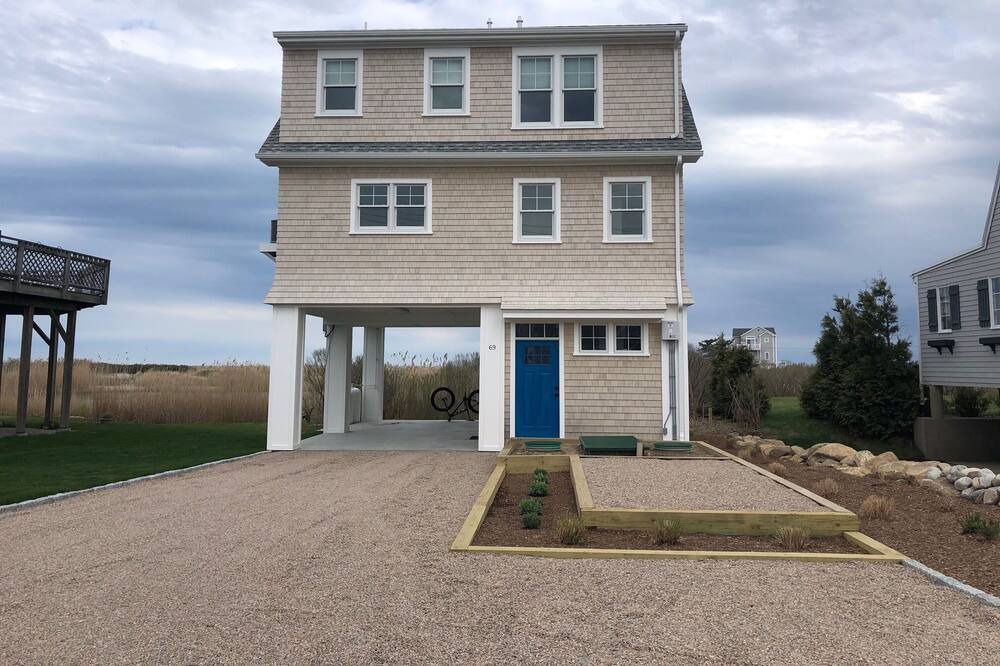 Photo of Others in Matunuck