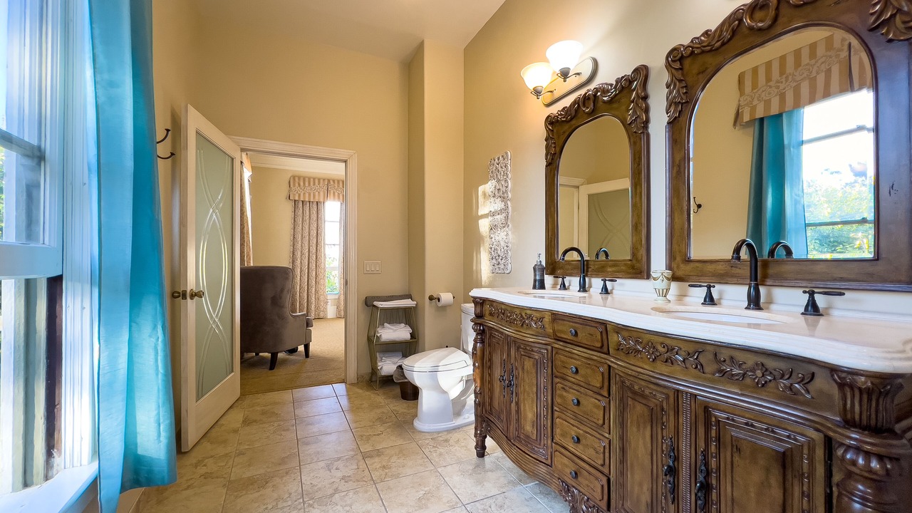 Photo of Bathroom in Salinas