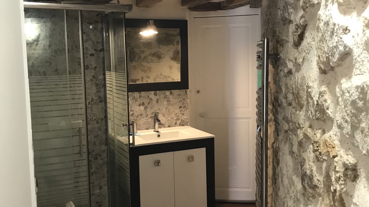 Photo of Bathroom in Bollee