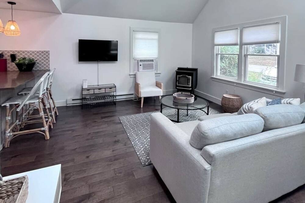 Photo of Livingroom in Snug Harbor