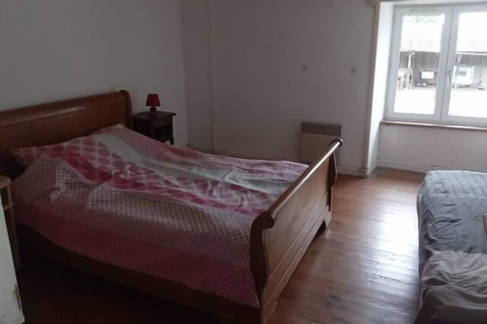Photo of Bedroom in Carhaix-Plouguer