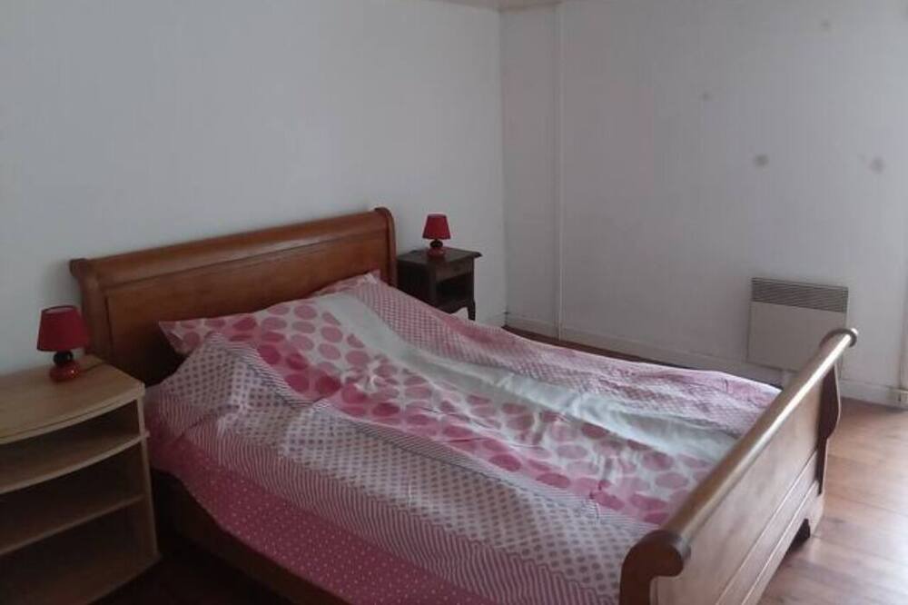 Photo of Bedroom in Carhaix-Plouguer