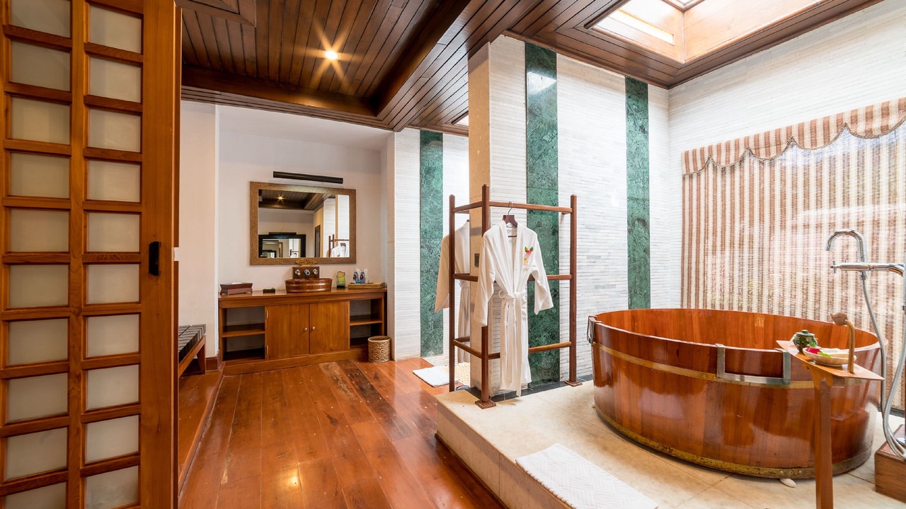 Photo of Bathroom in Nga Phe Chaung