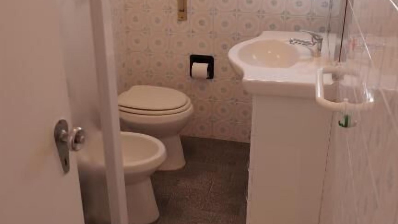 Photo of Bathroom in Faro