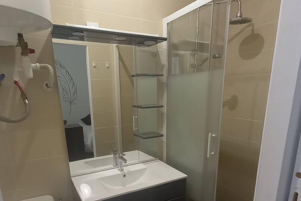 Photo of Bathroom in Langon