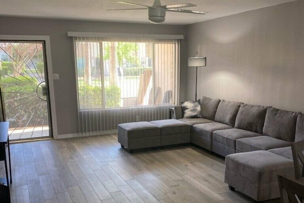 Photo of Bedroom in Fashion Square