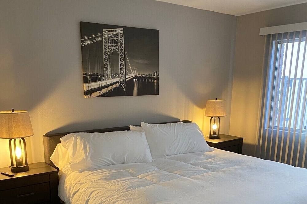 Photo of Bedroom in Fashion Square