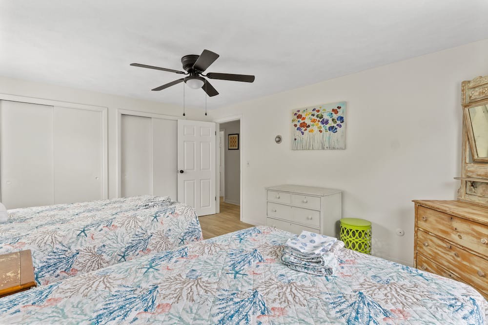 Photo of Bedroom in Matunuck