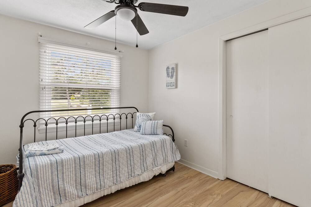 Photo of Bedroom in Matunuck