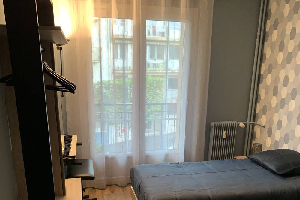 Photo of Bedroom in Lisieux