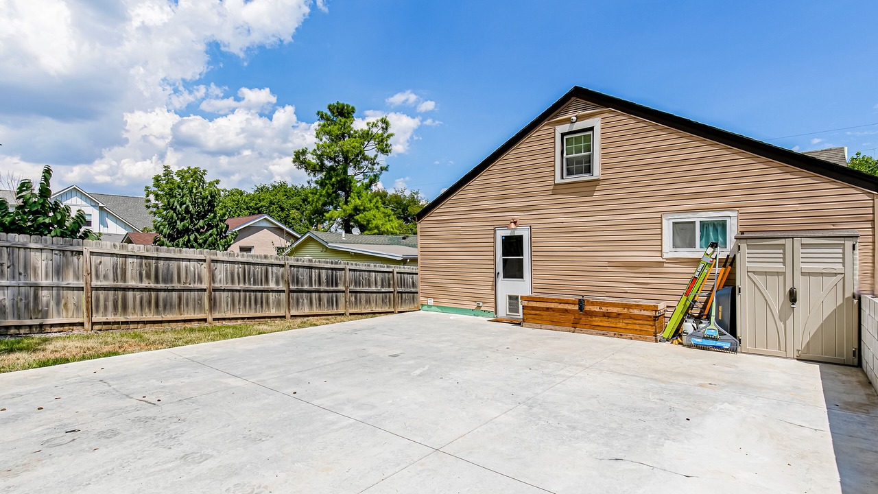 Photo of Outdoor in Shelby Hills