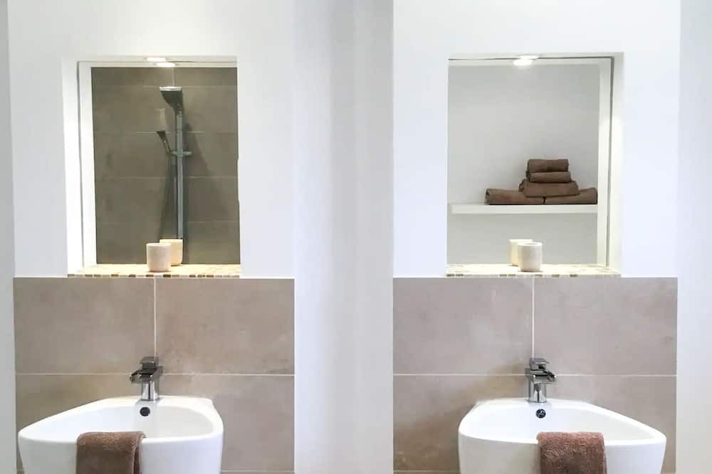 Photo of Bathroom in Stroumpi