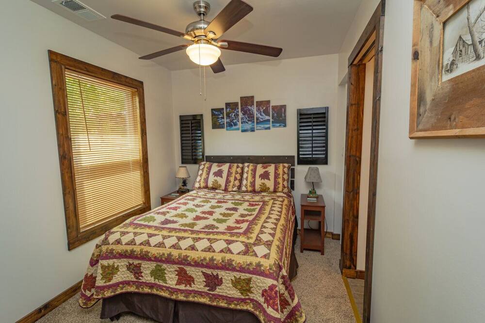 Photo of Bedroom in Hayesville