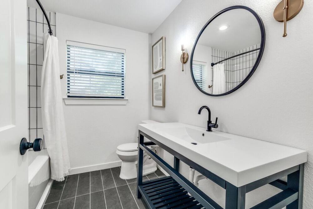 Photo of Bathroom in Grapevine