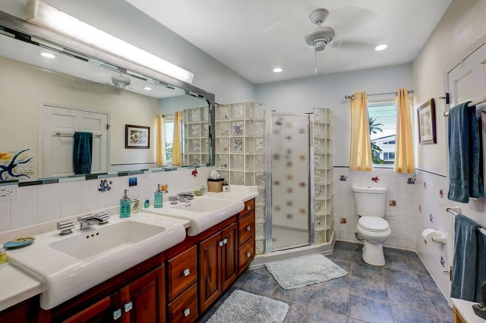 Photo of Bathroom in Cane Bay