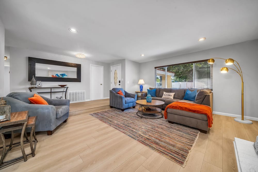 Photo of Livingroom in Lake Balboa