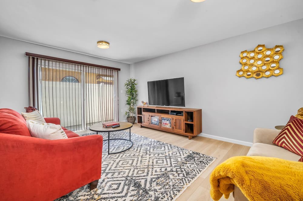 Photo of Livingroom in Lake Balboa