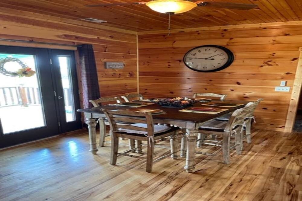 Photo of Kitchen in Goldbond