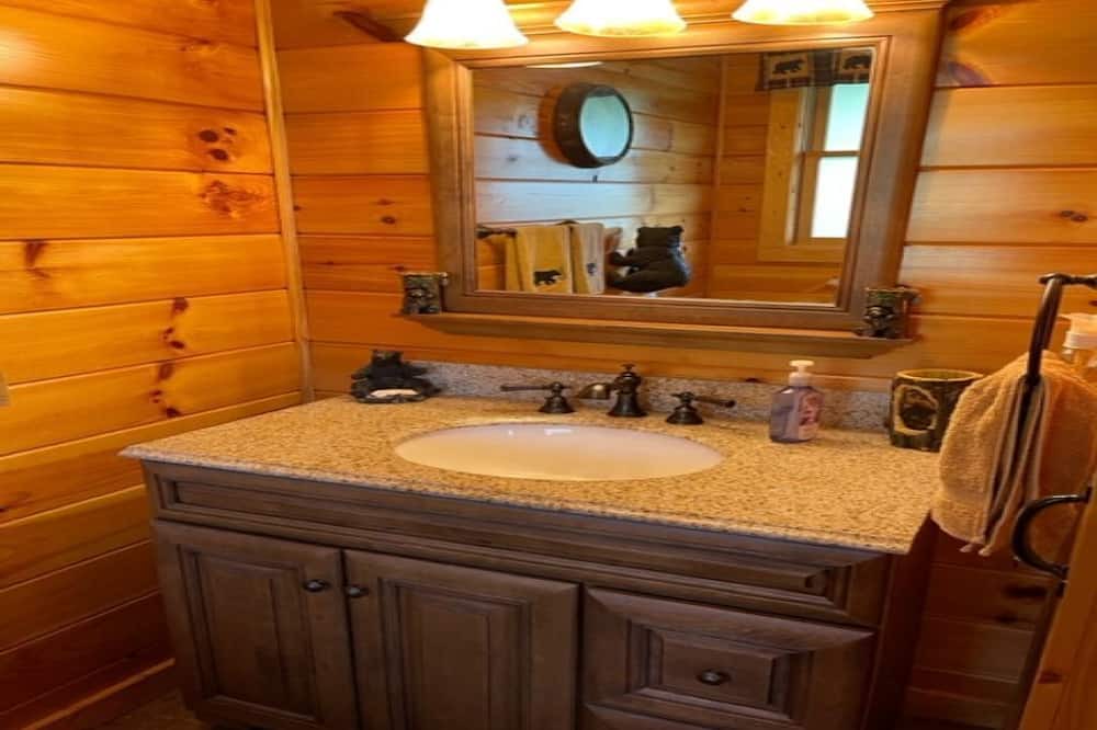 Photo of Bathroom in Goldbond